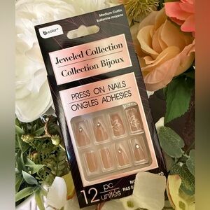 🆕💅🏻 b•pure 12 PIECE FASHION PRESS-ON NAILS. BRAND NEW IN BOX SEALED.